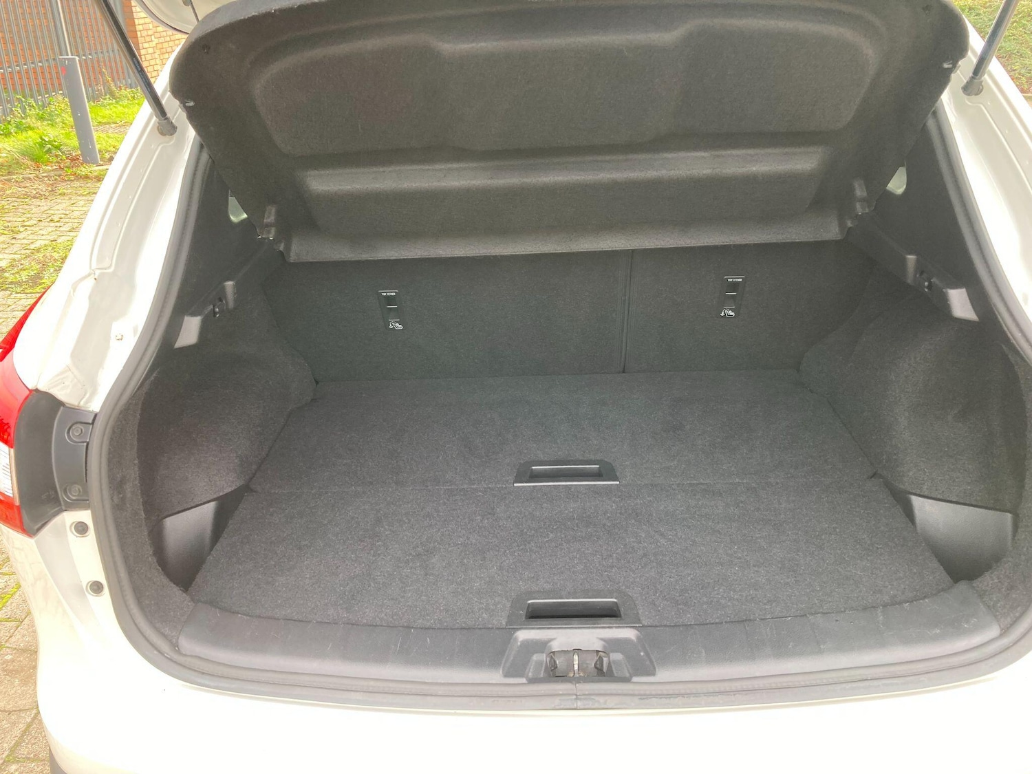 Used Nissan Qashqai 2016 for sale - 76537691: Photo 35