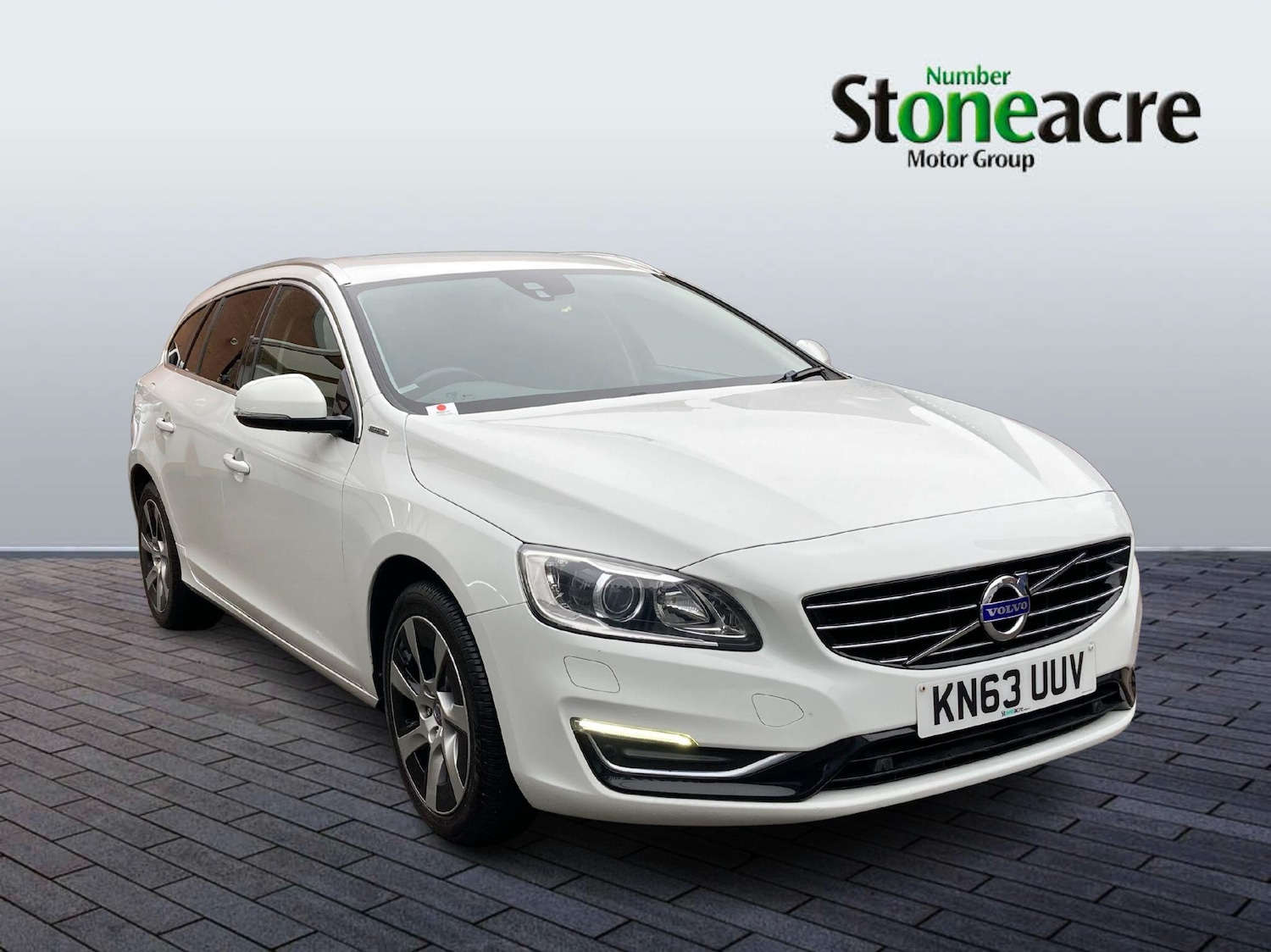 Used Volvo V60 2014 for sale - 76432355: Photo 1