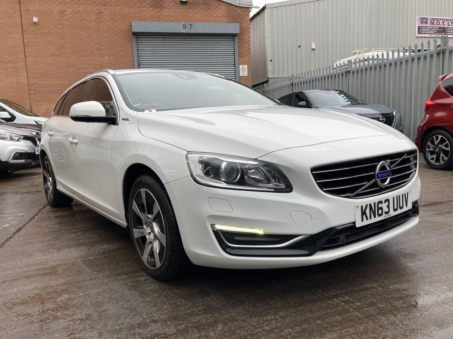 Used Volvo V60 2014 for sale - 76432355: Photo 18