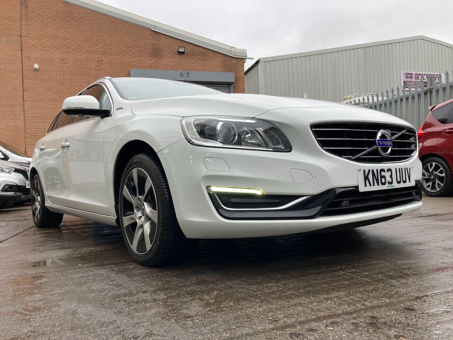 Used Volvo V60 2014 for sale - 76432355: Photo 19