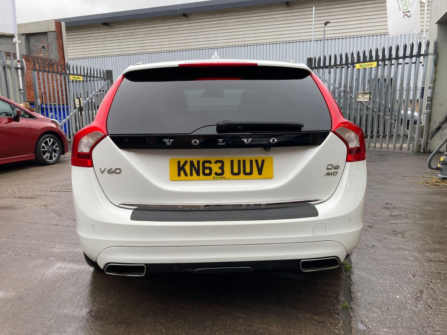 Used Volvo V60 2014 for sale - 76432355: Photo 24