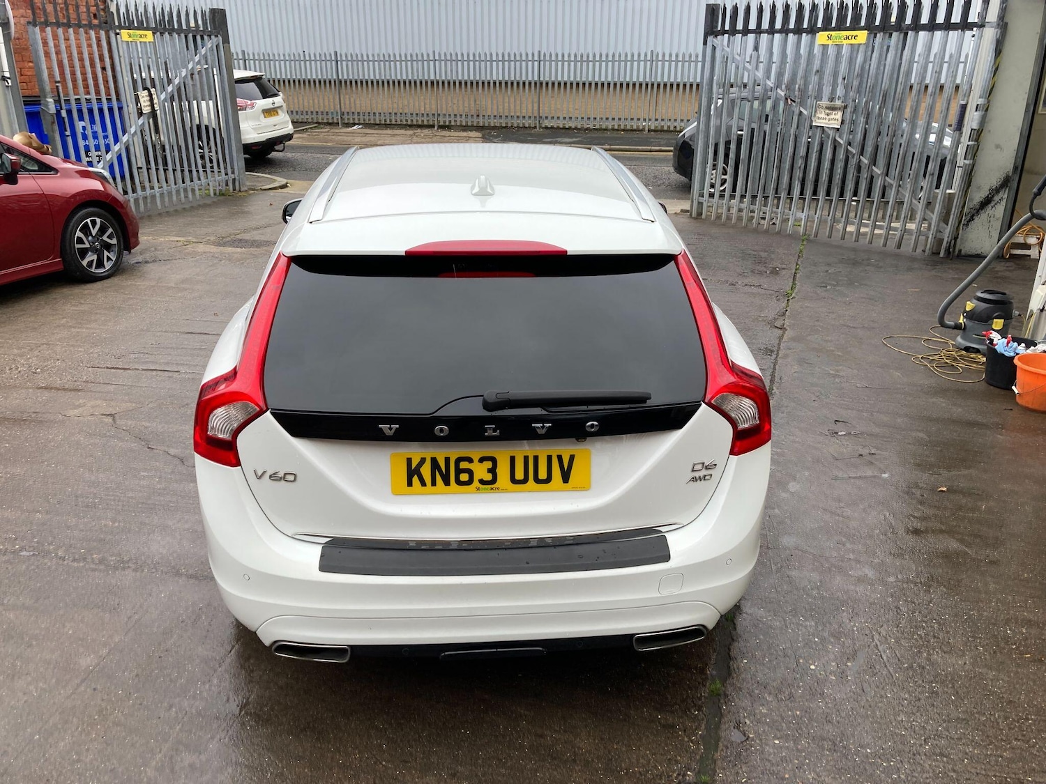 Used Volvo V60 2014 for sale - 76432355: Photo 25