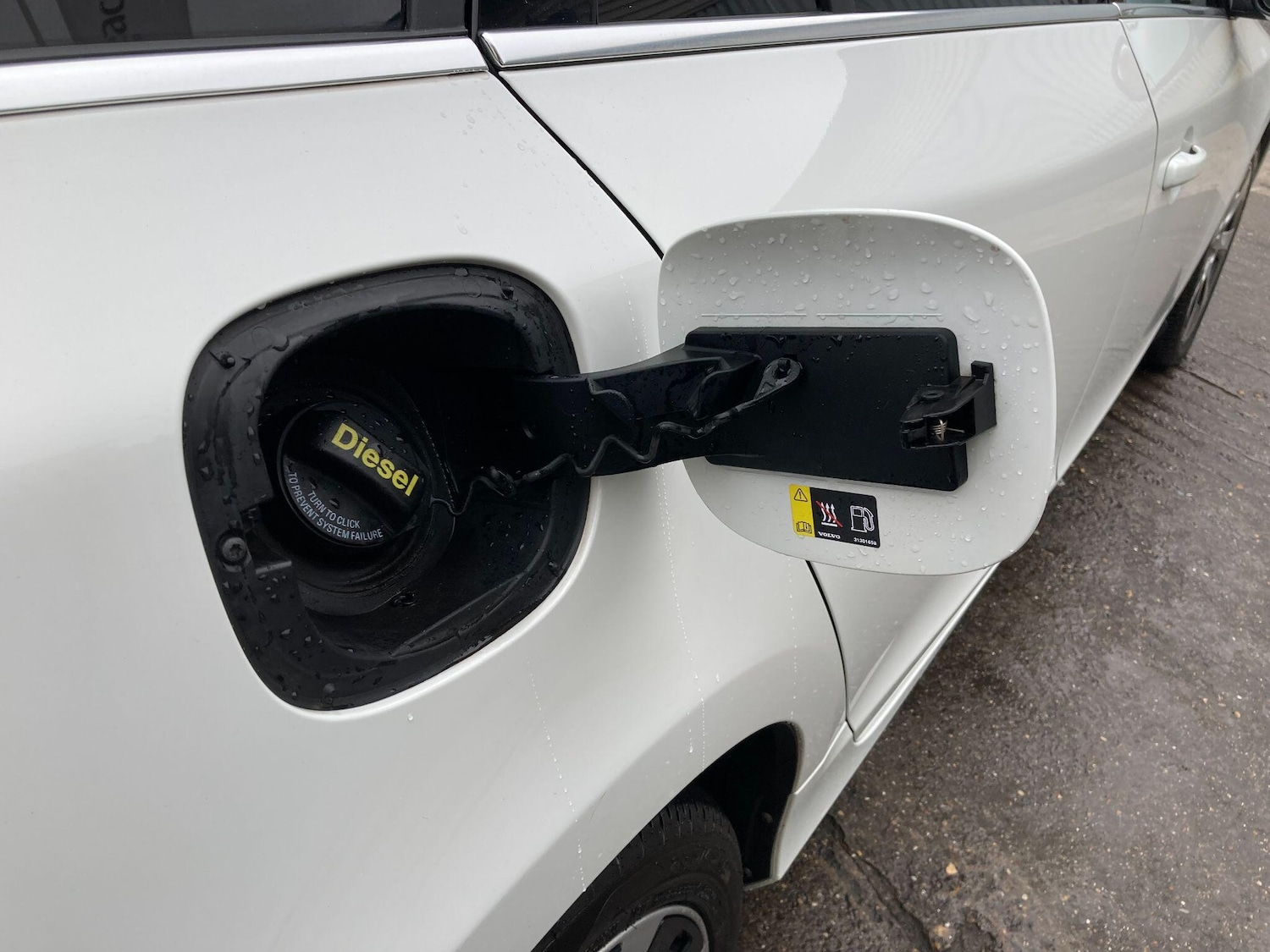 Used Volvo V60 2014 for sale - 76432355: Photo 27