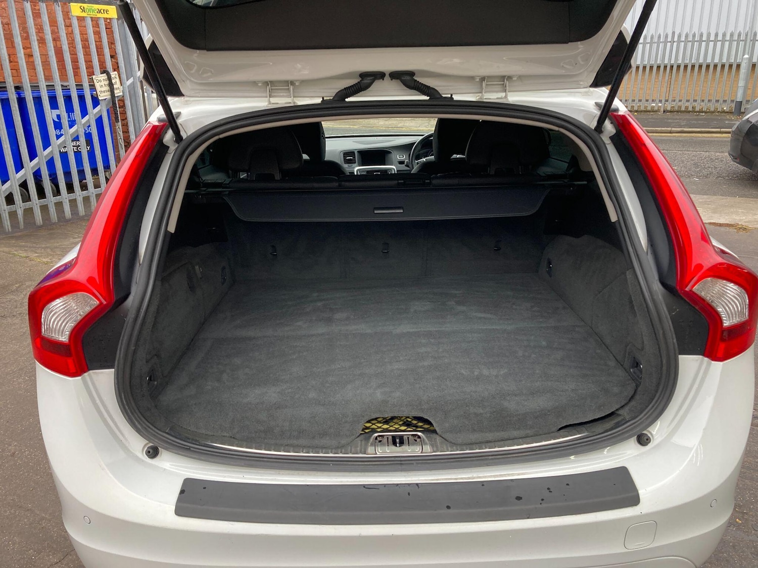 Used Volvo V60 2014 for sale - 76432355: Photo 28