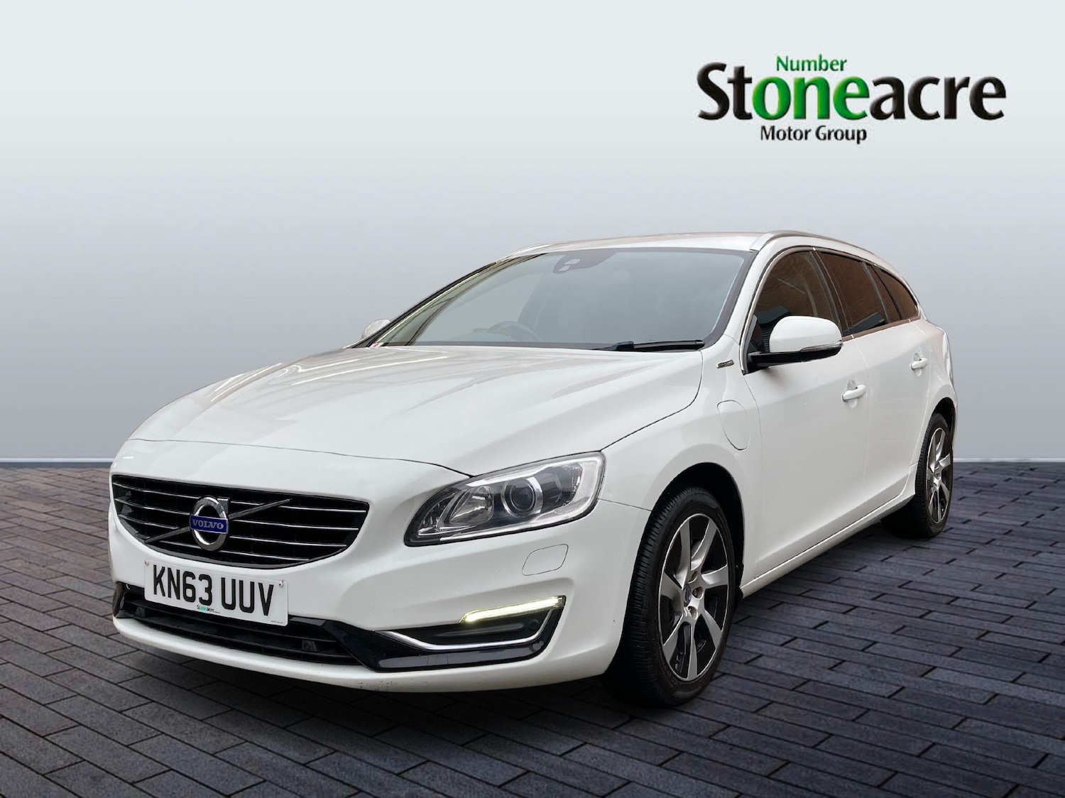 Used Volvo V60 2014 for sale - 76432355: Photo 3