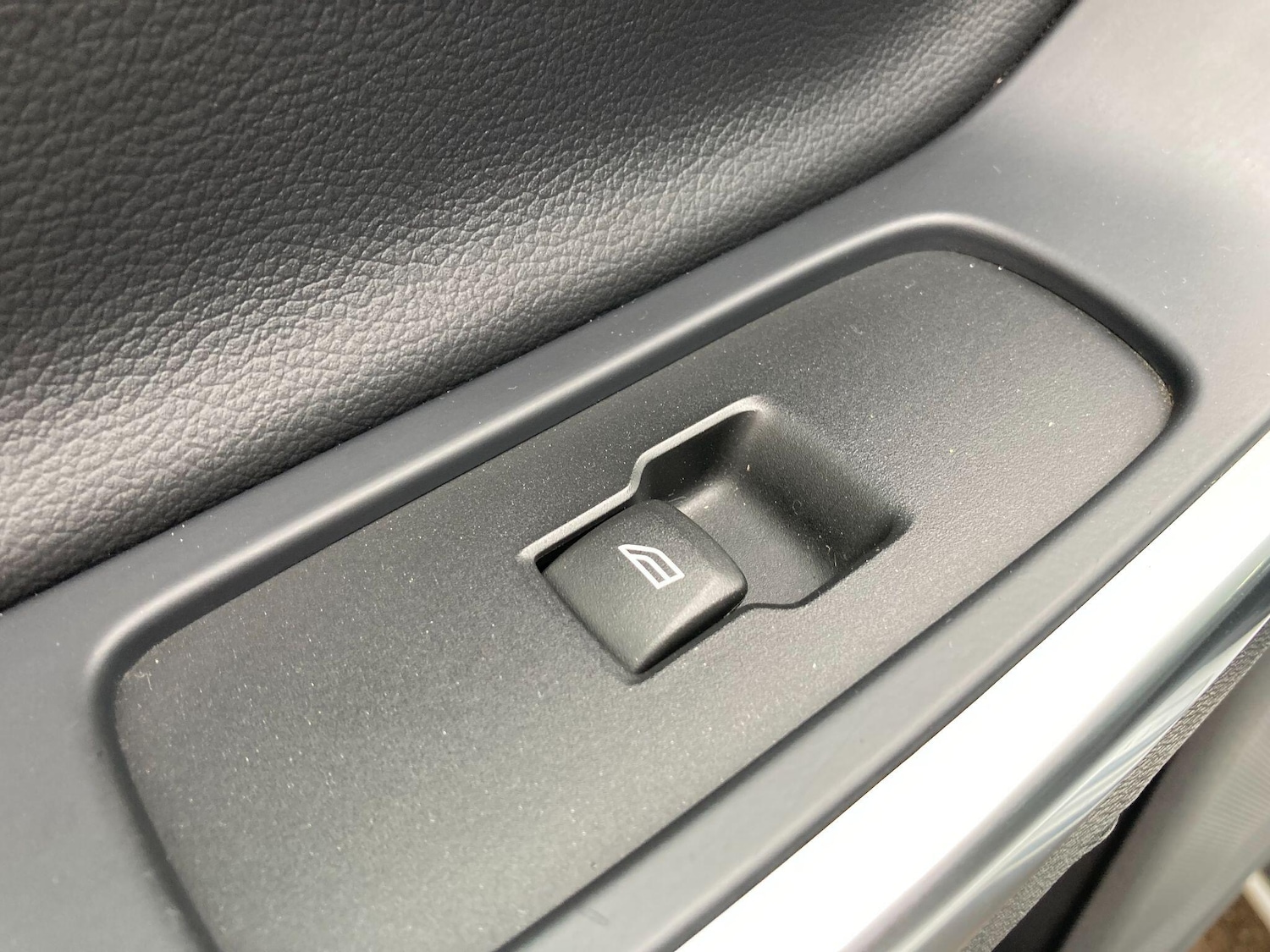 Used Volvo V60 2014 for sale - 76432355: Photo 39