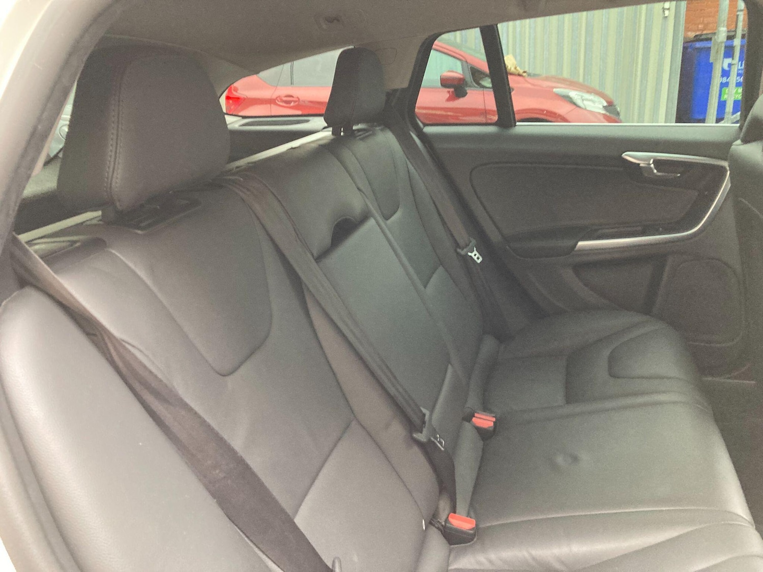 Used Volvo V60 2014 for sale - 76432355: Photo 46