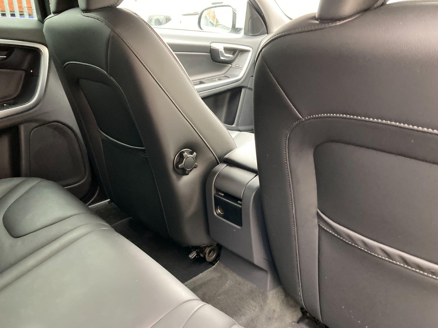 Used Volvo V60 2014 for sale - 76432355: Photo 47