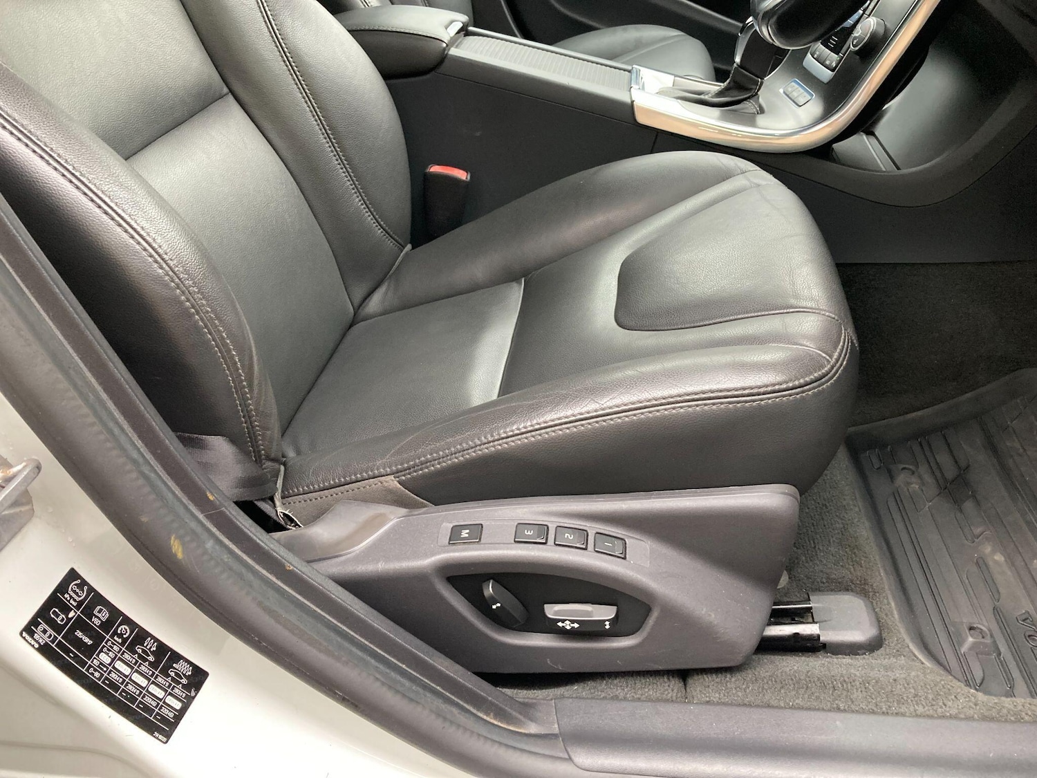 Used Volvo V60 2014 for sale - 76432355: Photo 53