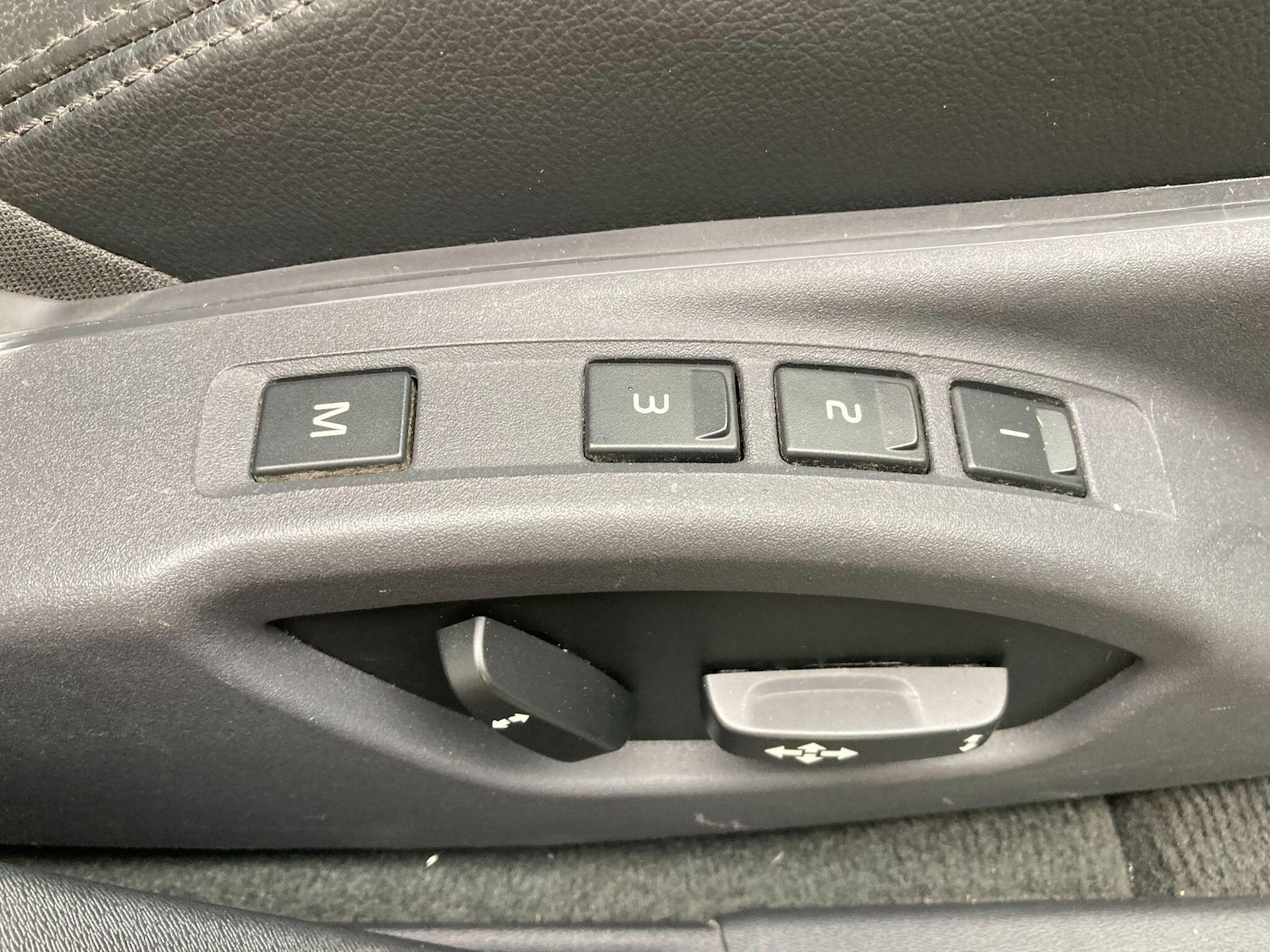 Used Volvo V60 2014 for sale - 76432355: Photo 54