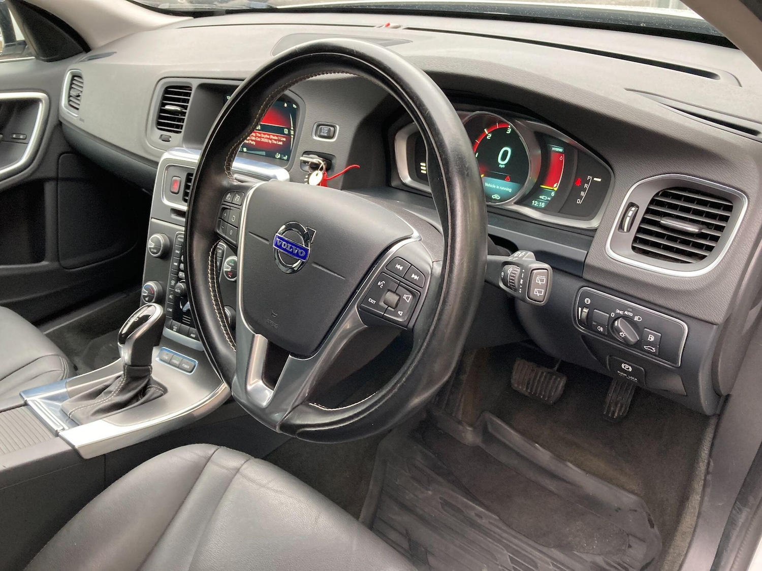 Used Volvo V60 2014 for sale - 76432355: Photo 56