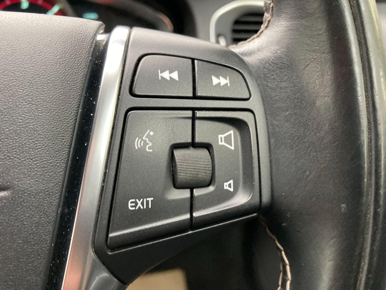 Used Volvo V60 2014 for sale - 76432355: Photo 61