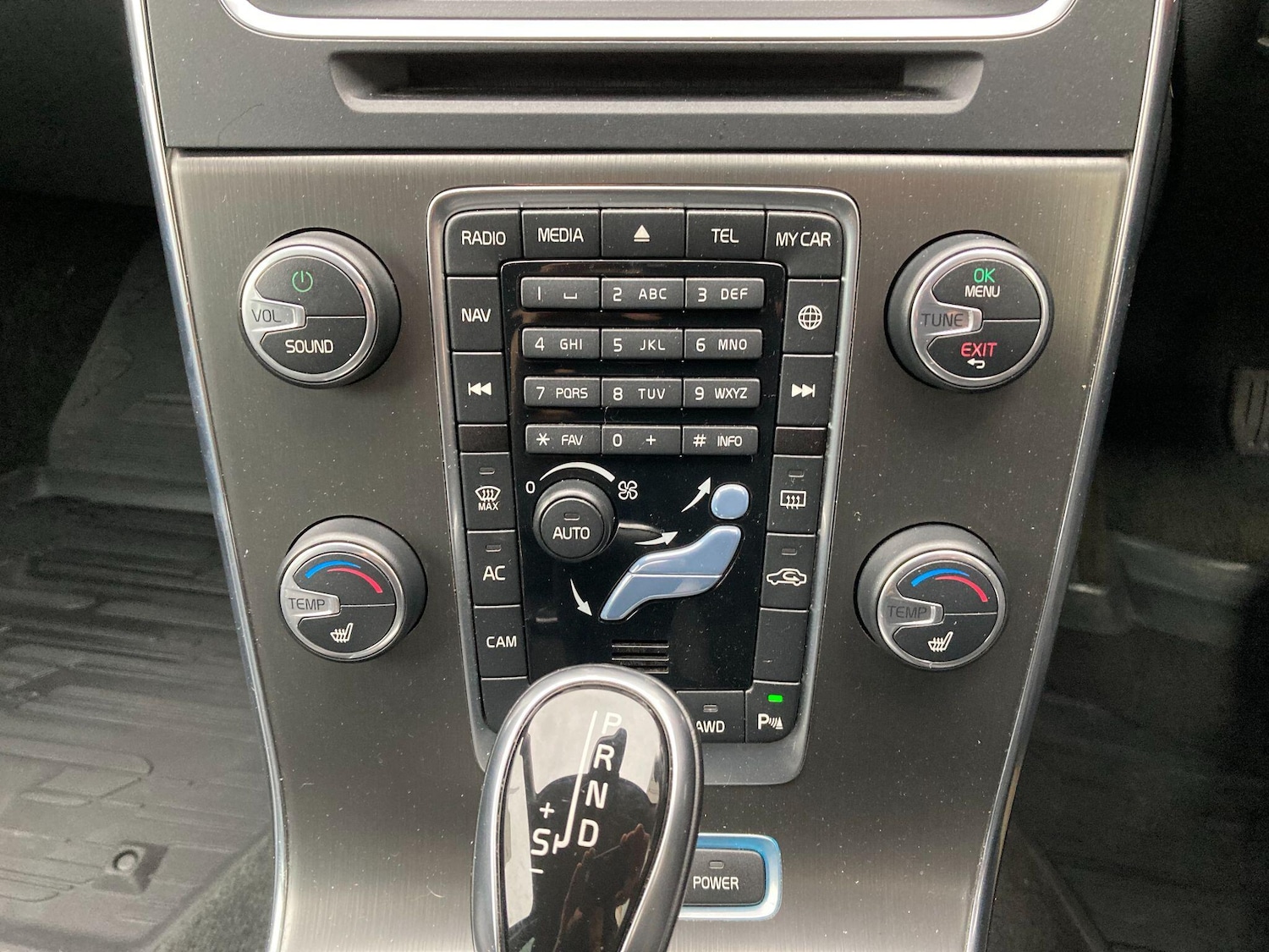 Used Volvo V60 2014 for sale - 76432355: Photo 66