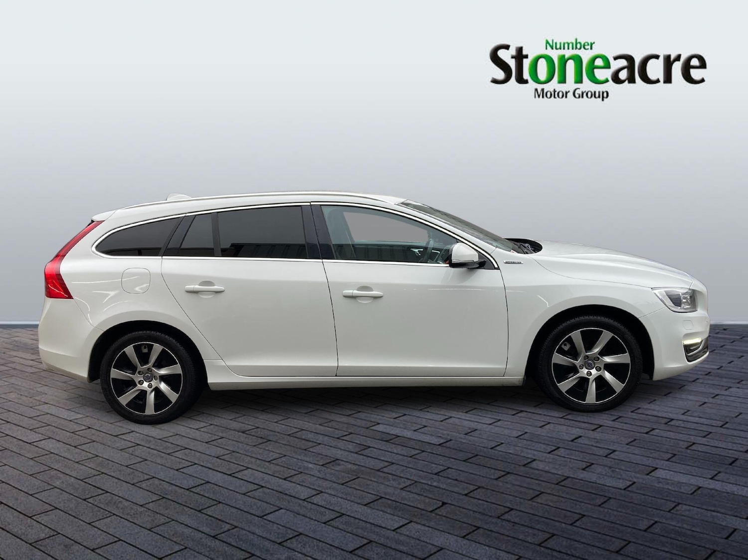 Used Volvo V60 2014 for sale - 76432355: Photo 7