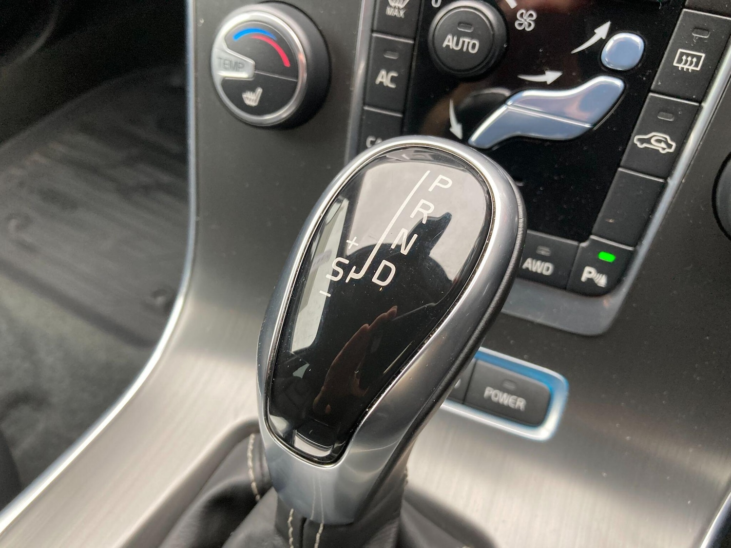 Used Volvo V60 2014 for sale - 76432355: Photo 71