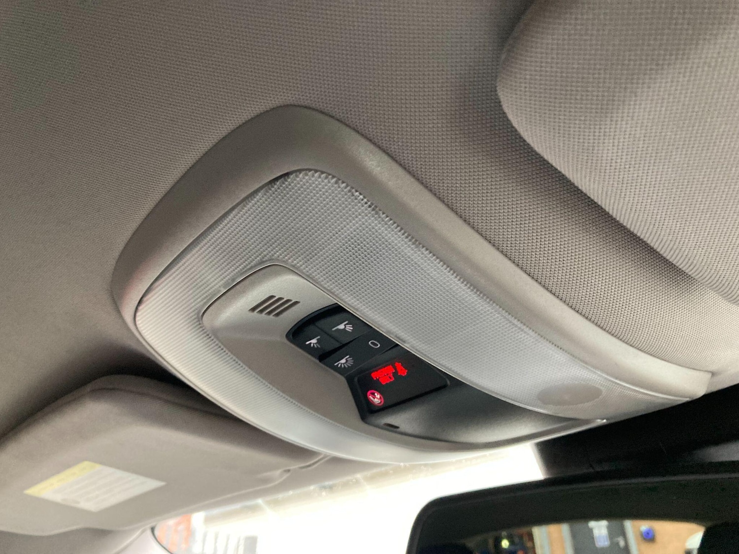 Used Volvo V60 2014 for sale - 76432355: Photo 77