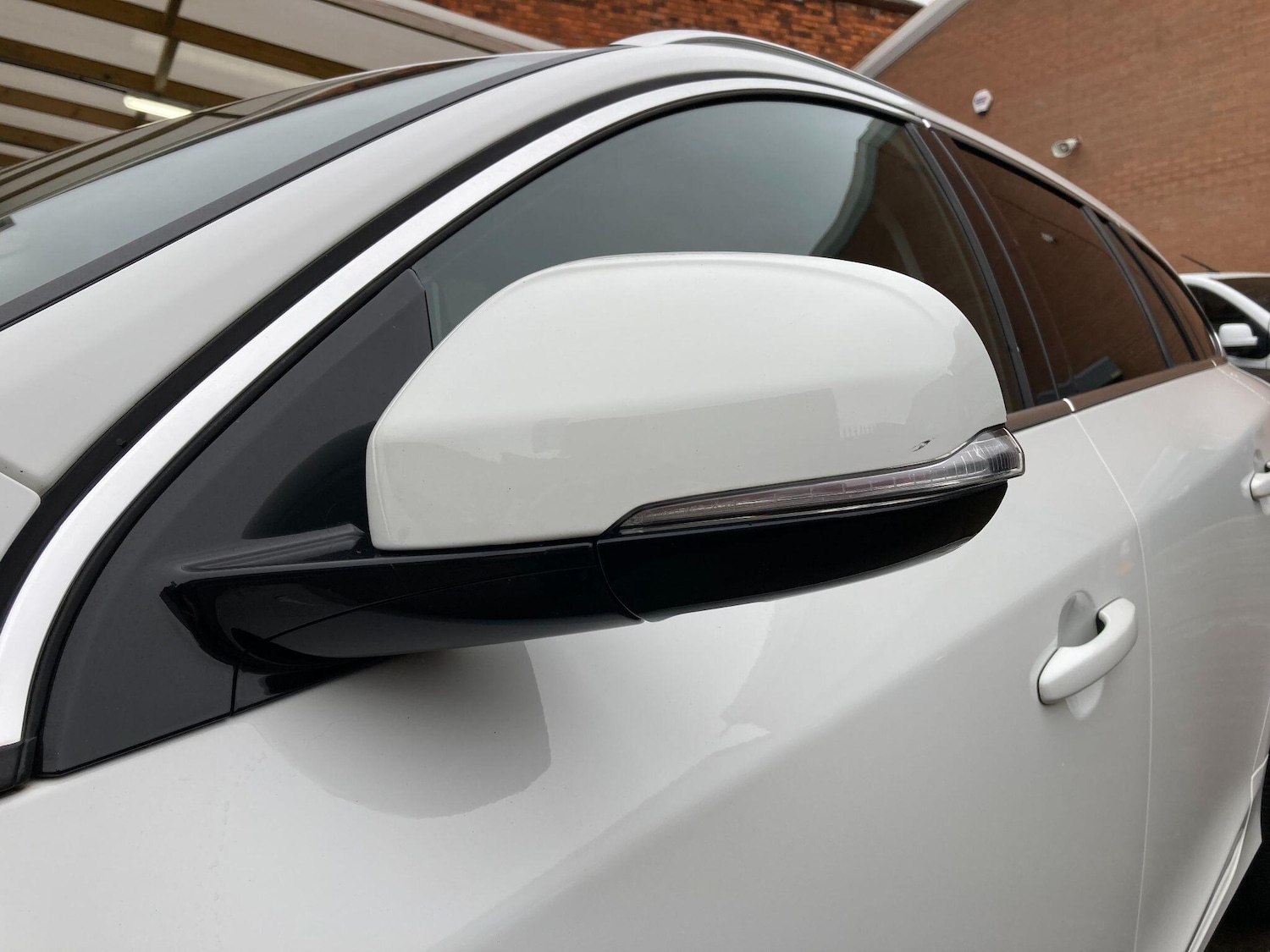 Used Volvo V60 2014 for sale - 76432355: Photo 9