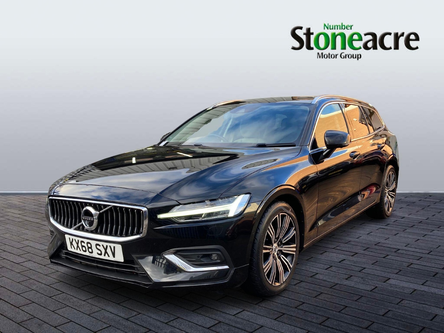 Used Volvo V60 2018 for sale - 76361304: Photo 3