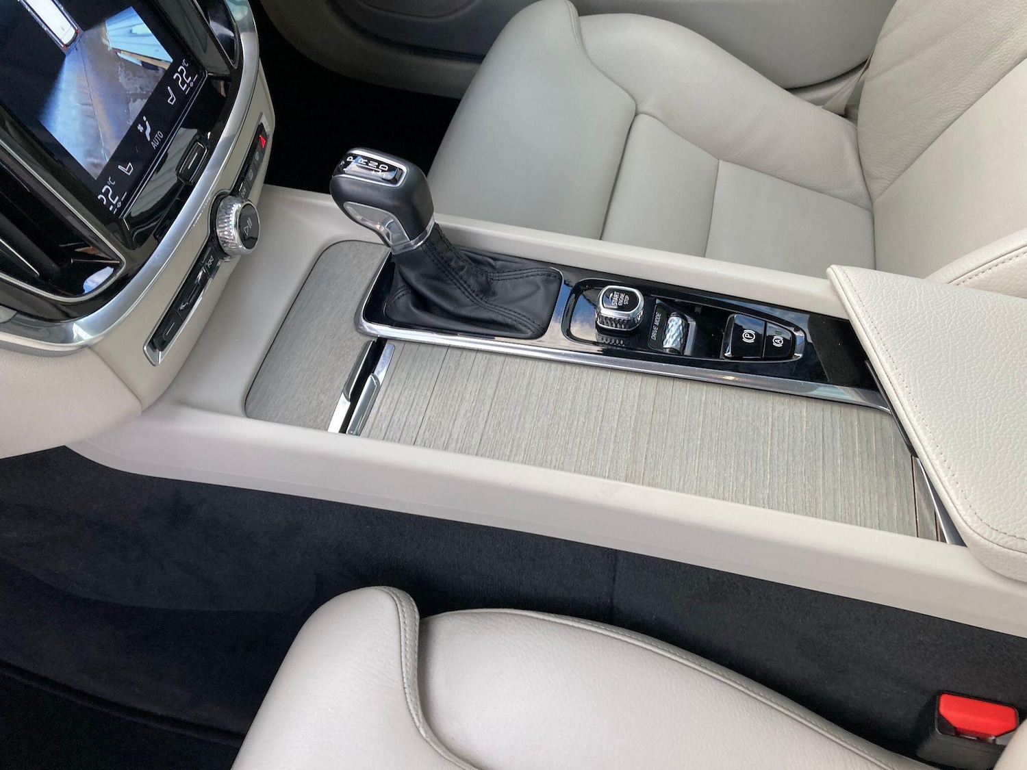 Used Volvo V60 2018 for sale - 76361304: Photo 31