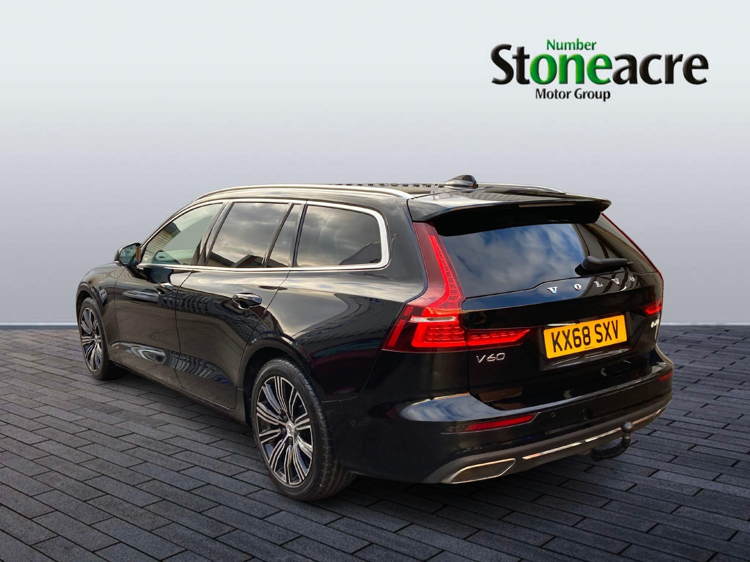 Used Volvo V60 2018 for sale - 76361304: Photo 4