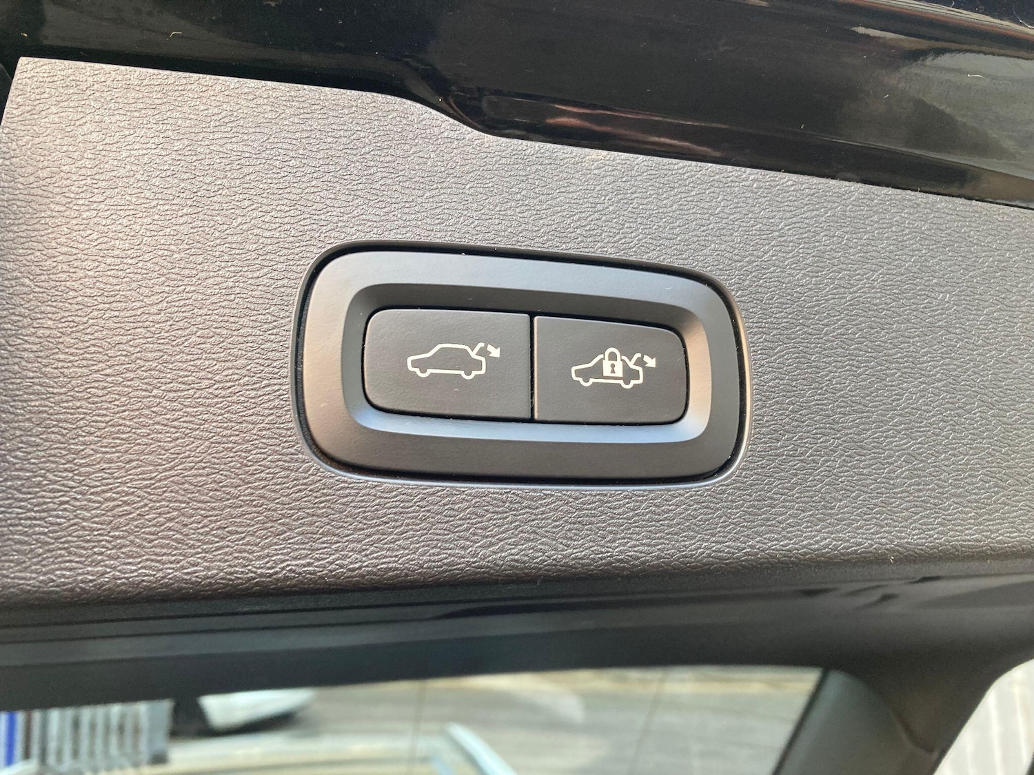 Used Volvo V60 2018 for sale - 76361304: Photo 43
