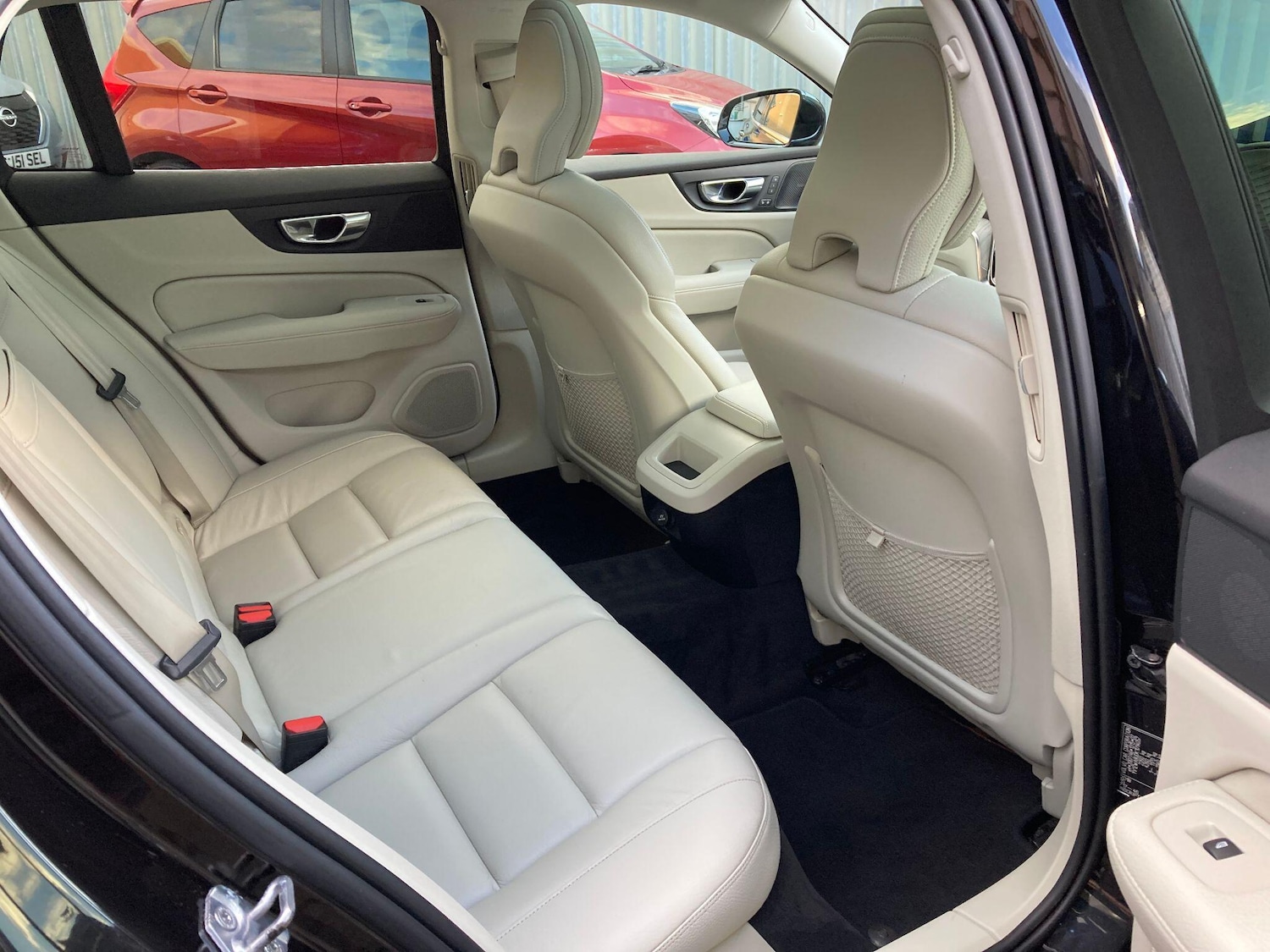Used Volvo V60 2018 for sale - 76361304: Photo 45