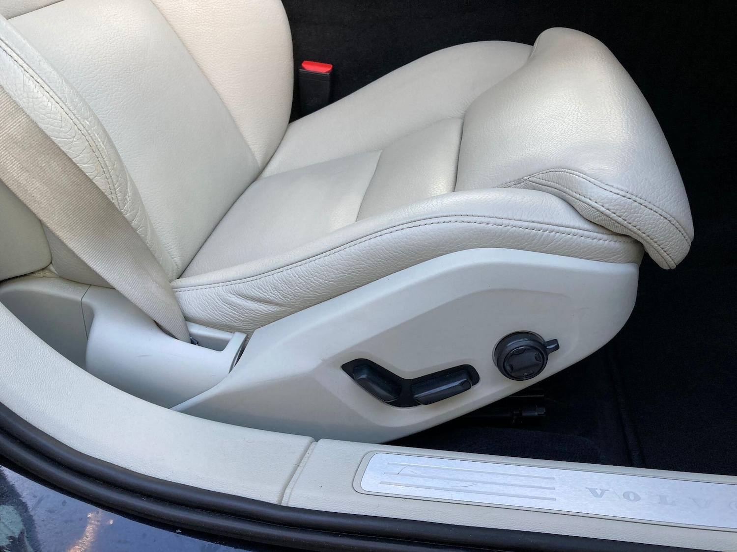 Used Volvo V60 2018 for sale - 76361304: Photo 55