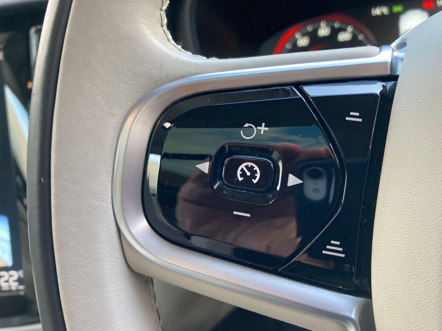 Used Volvo V60 2018 for sale - 76361304: Photo 60