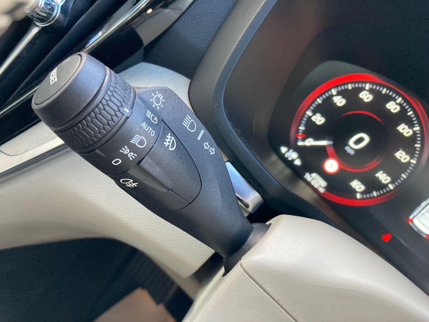 Used Volvo V60 2018 for sale - 76361304: Photo 62