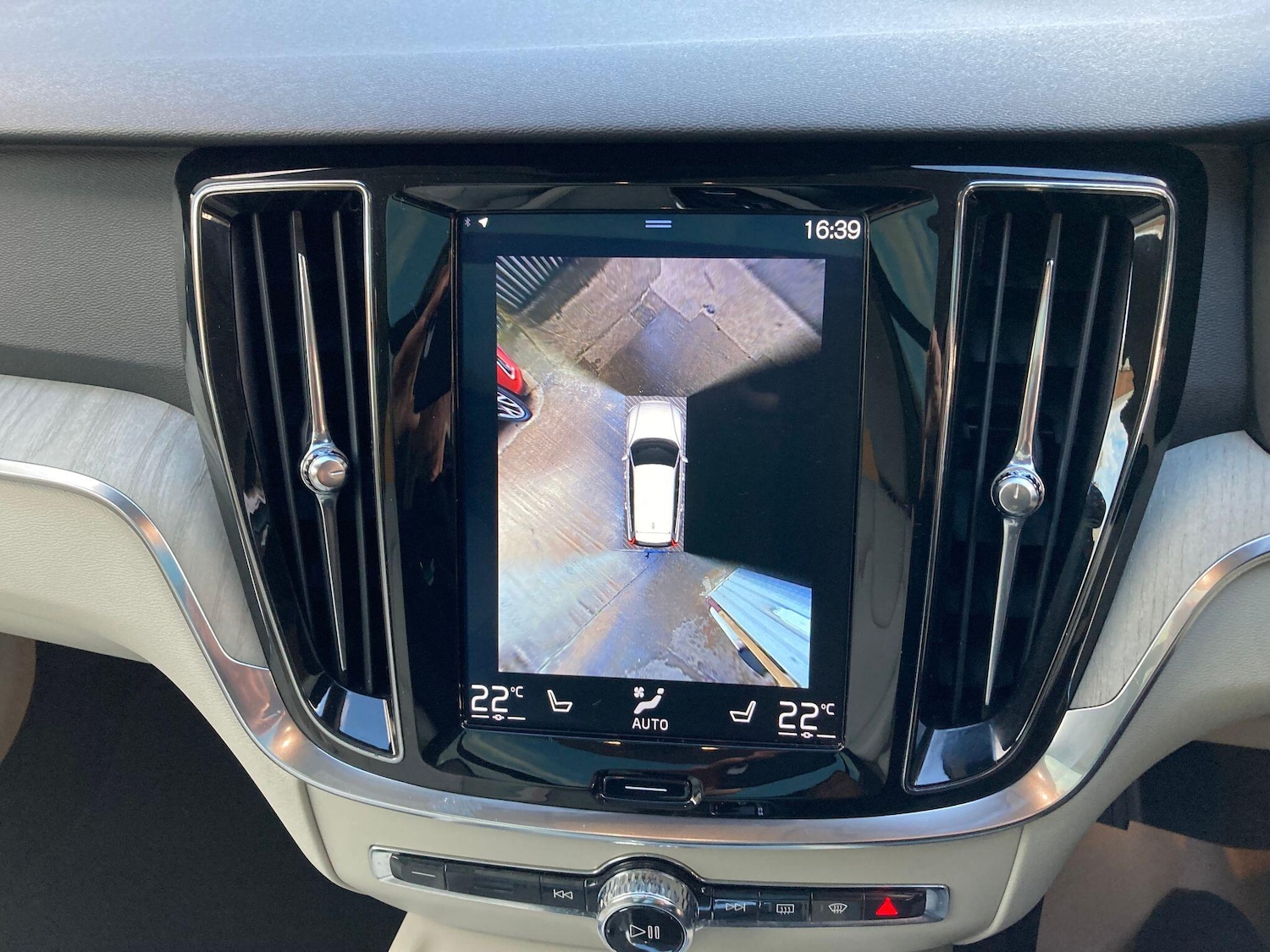 Used Volvo V60 2018 for sale - 76361304: Photo 65