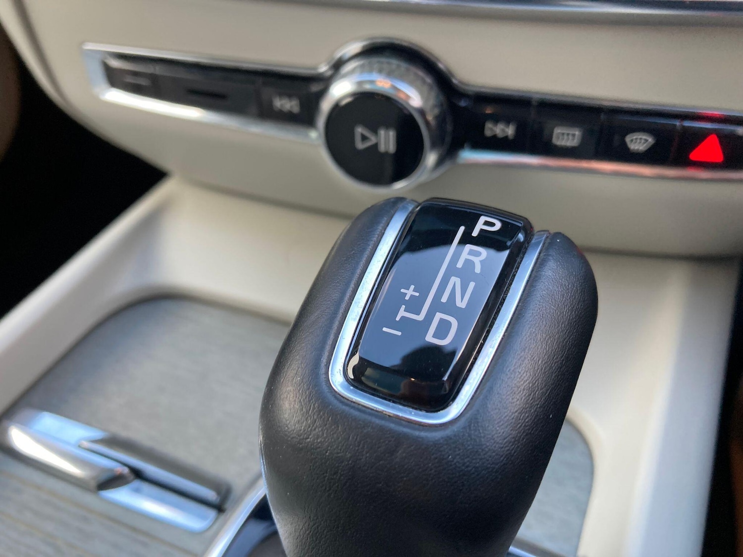 Used Volvo V60 2018 for sale - 76361304: Photo 70