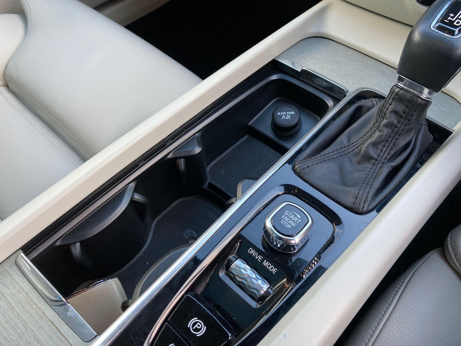 Used Volvo V60 2018 for sale - 76361304: Photo 72