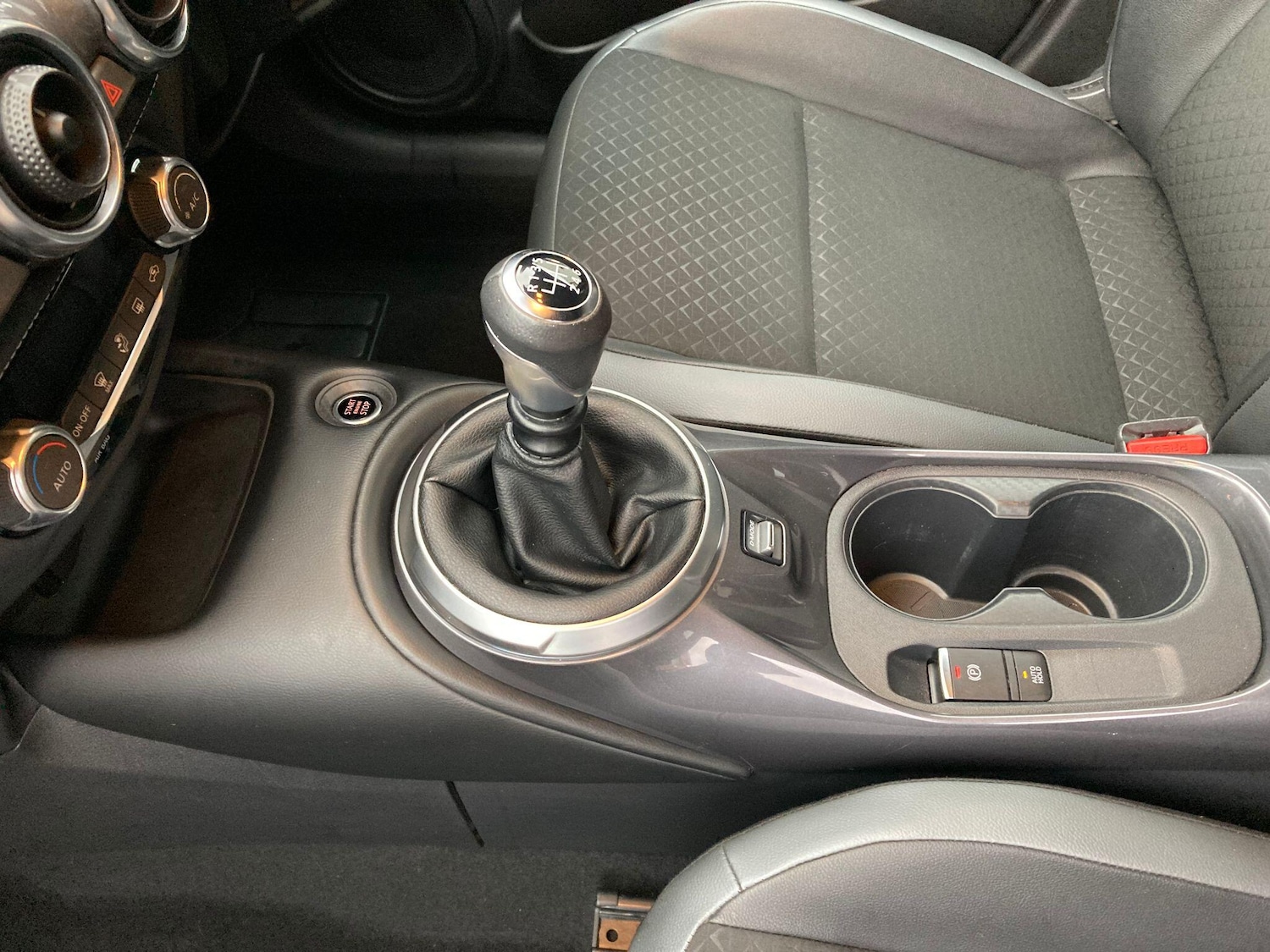 Used Nissan Juke 2022 for sale - 76633125: Photo 31