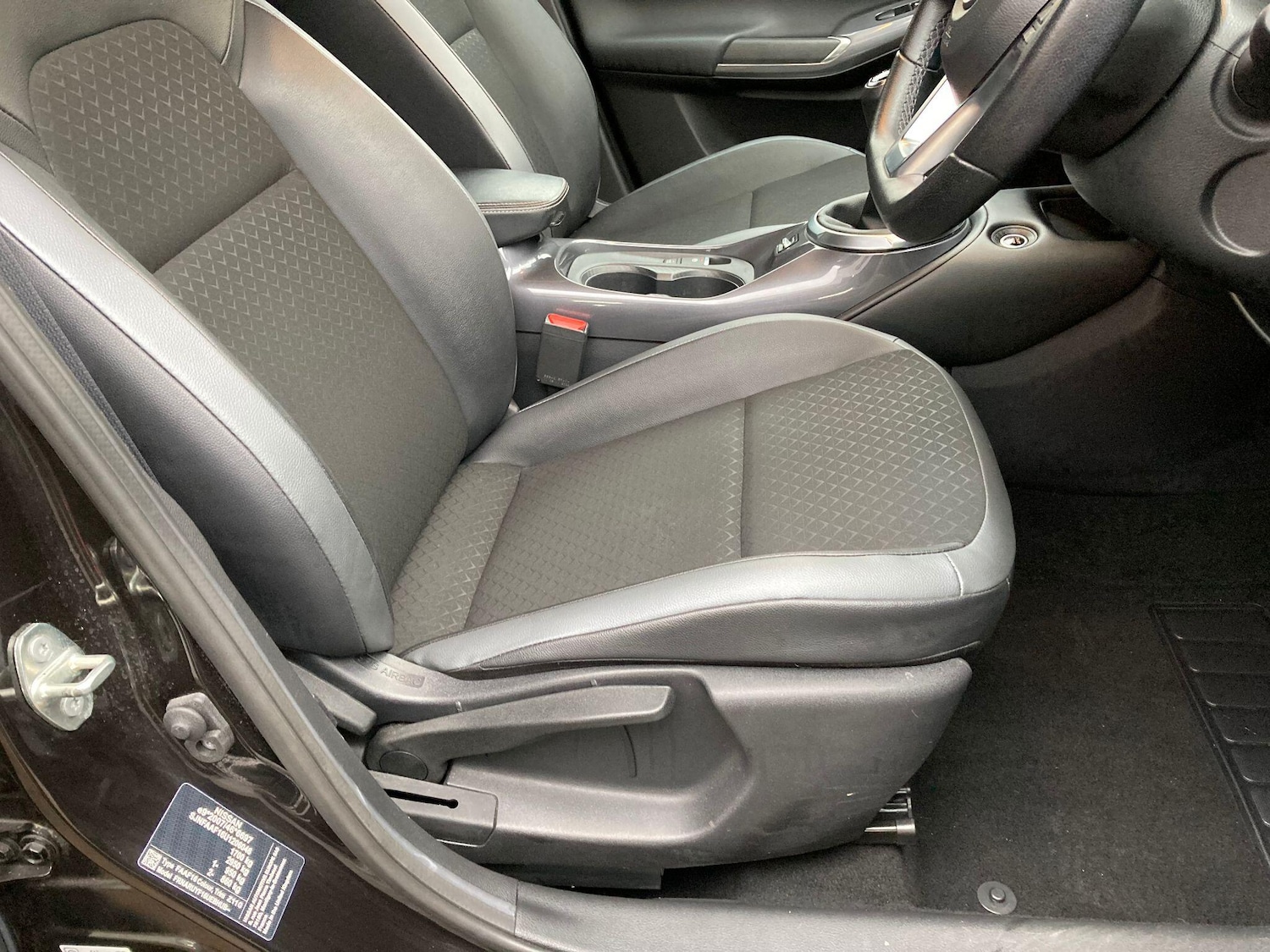 Used Nissan Juke 2022 for sale - 76633125: Photo 51