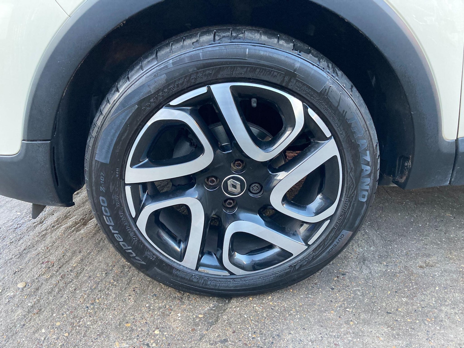 Used Renault Captur 2018 for sale - 76936290: Photo 10