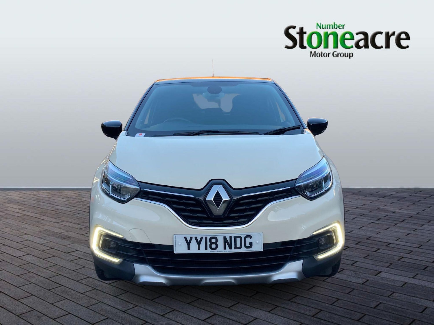 Used Renault Captur 2018 for sale - 76936290: Photo 2