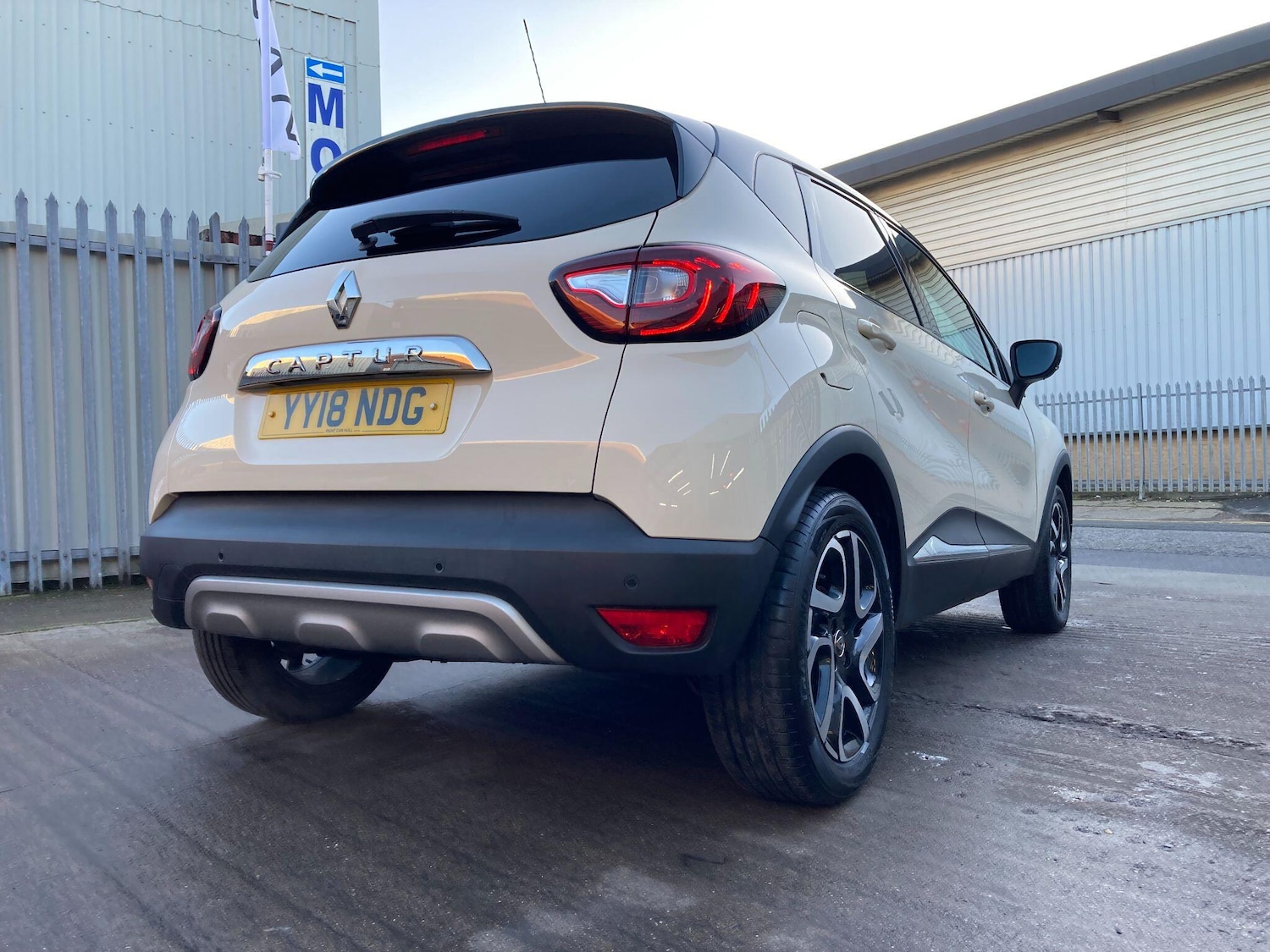 Used Renault Captur 2018 for sale - 76936290: Photo 23