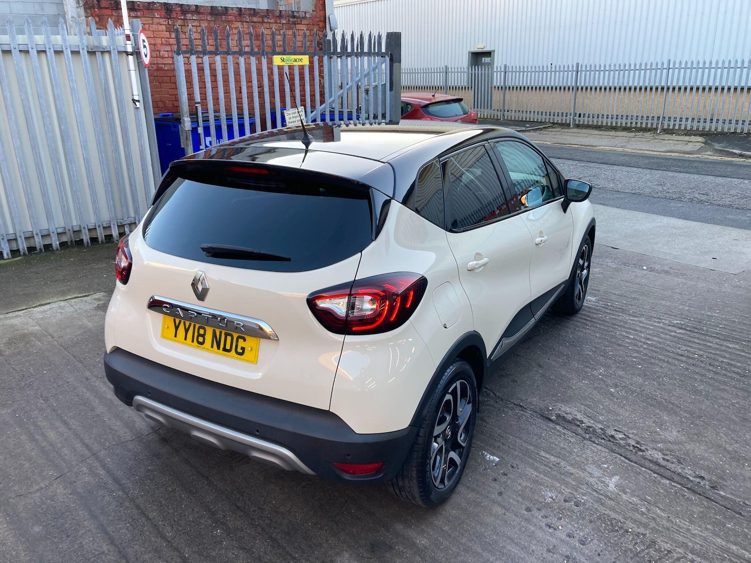 Used Renault Captur 2018 for sale - 76936290: Photo 24