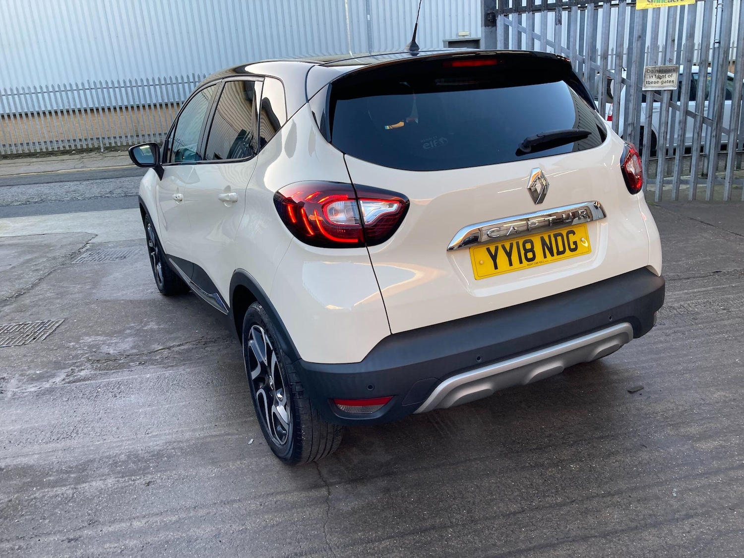 Used Renault Captur 2018 for sale - 76936290: Photo 27