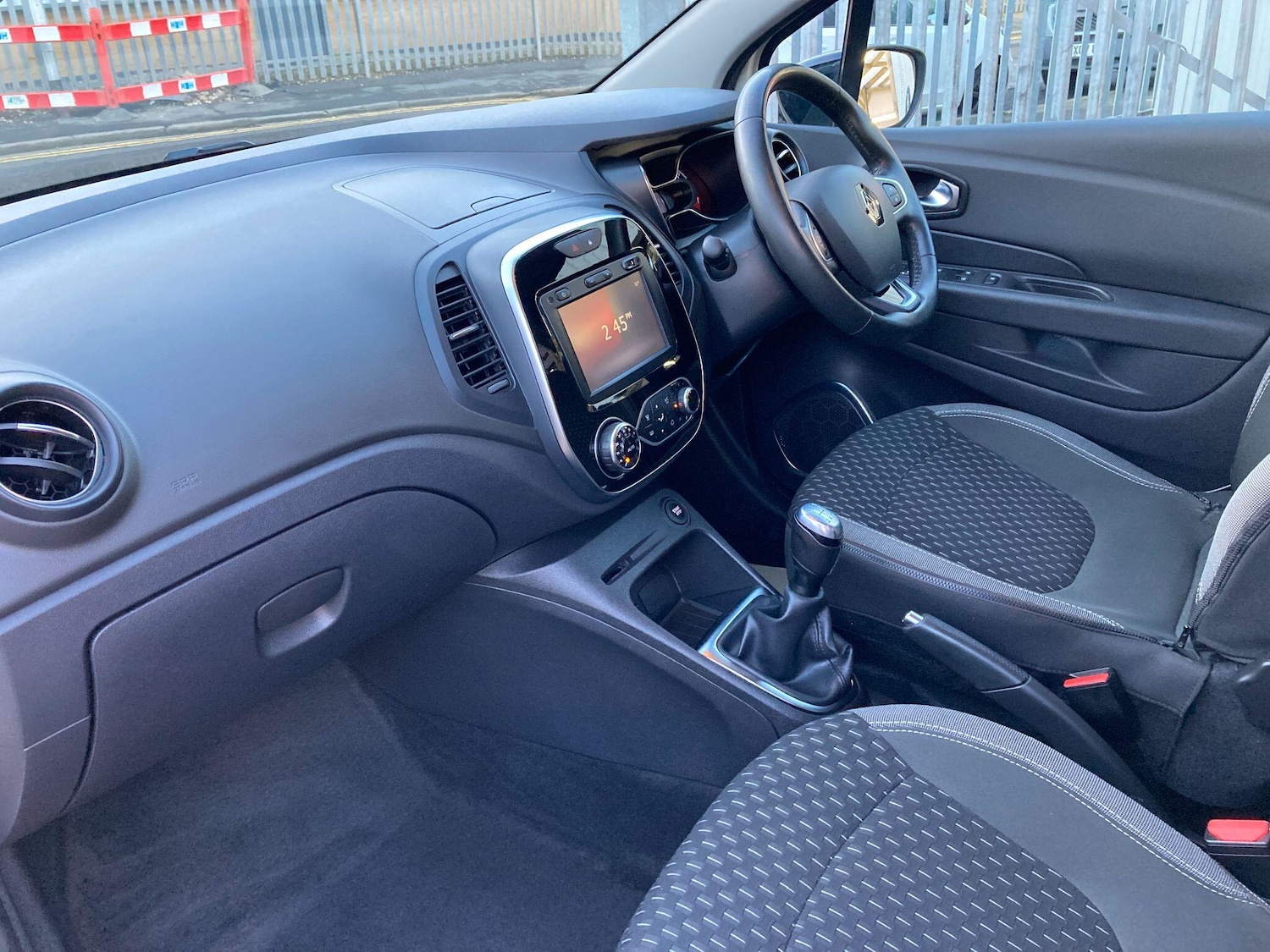 Used Renault Captur 2018 for sale - 76936290: Photo 31