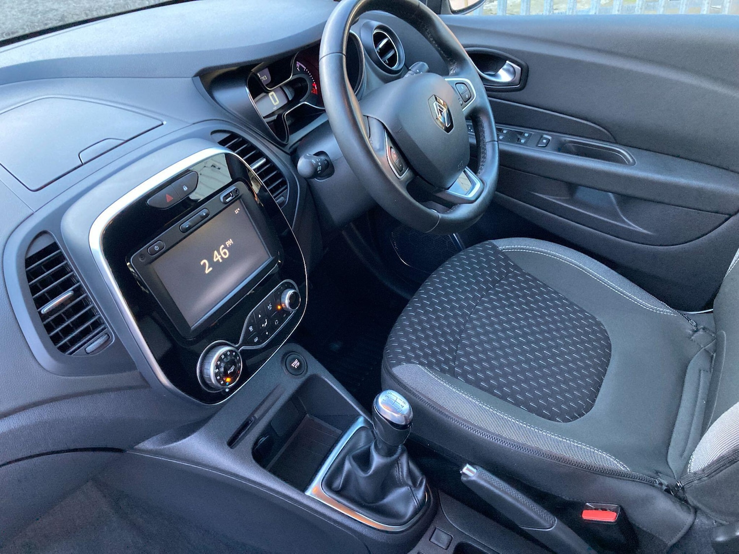 Used Renault Captur 2018 for sale - 76936290: Photo 34