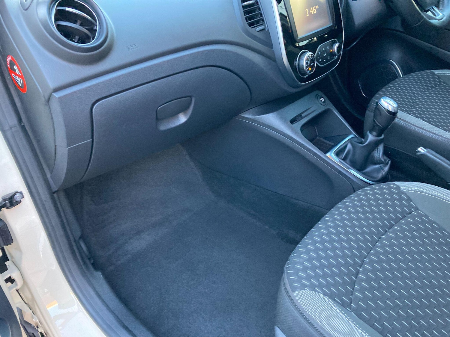 Used Renault Captur 2018 for sale - 76936290: Photo 35