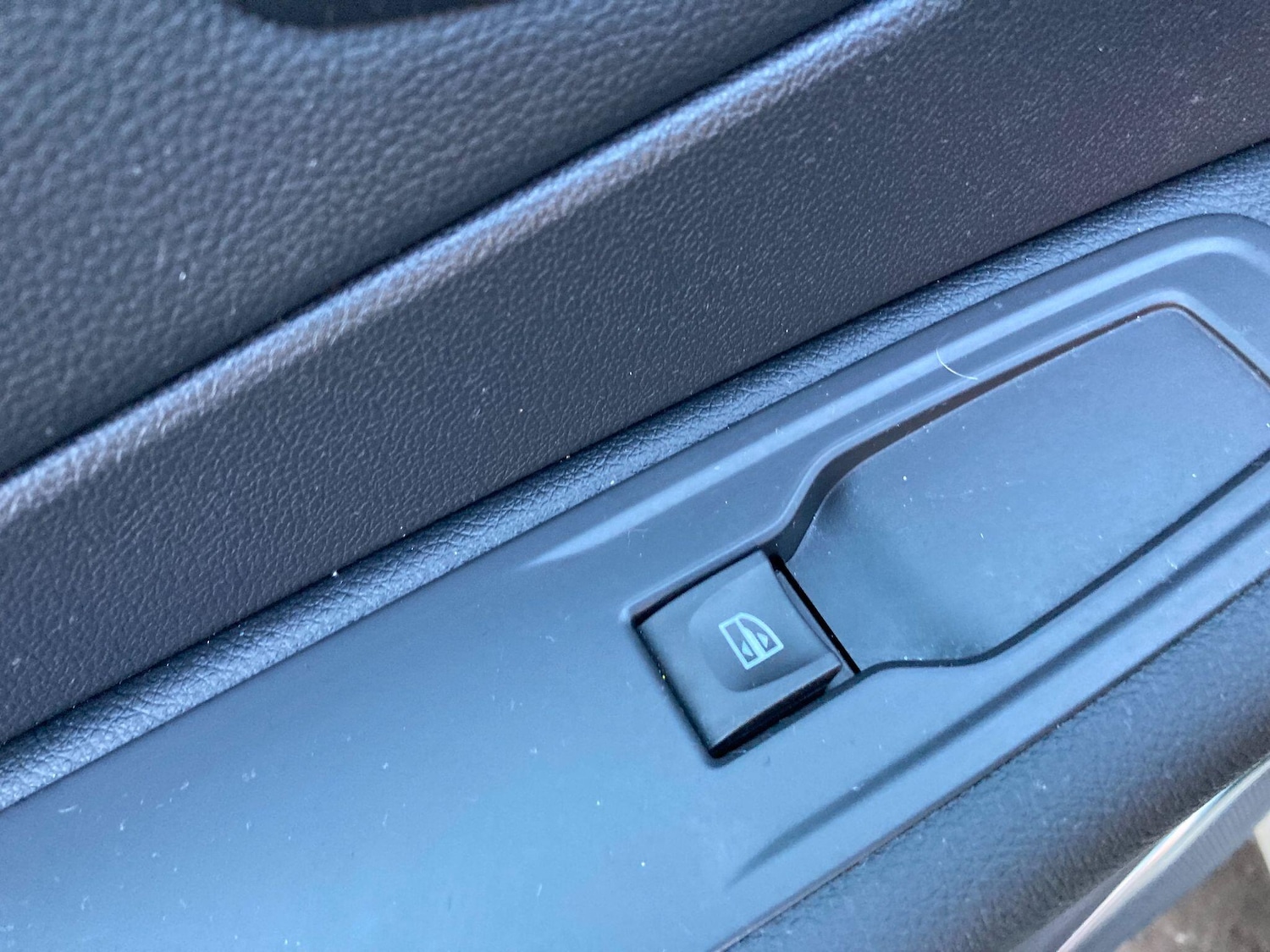 Used Renault Captur 2018 for sale - 76936290: Photo 37