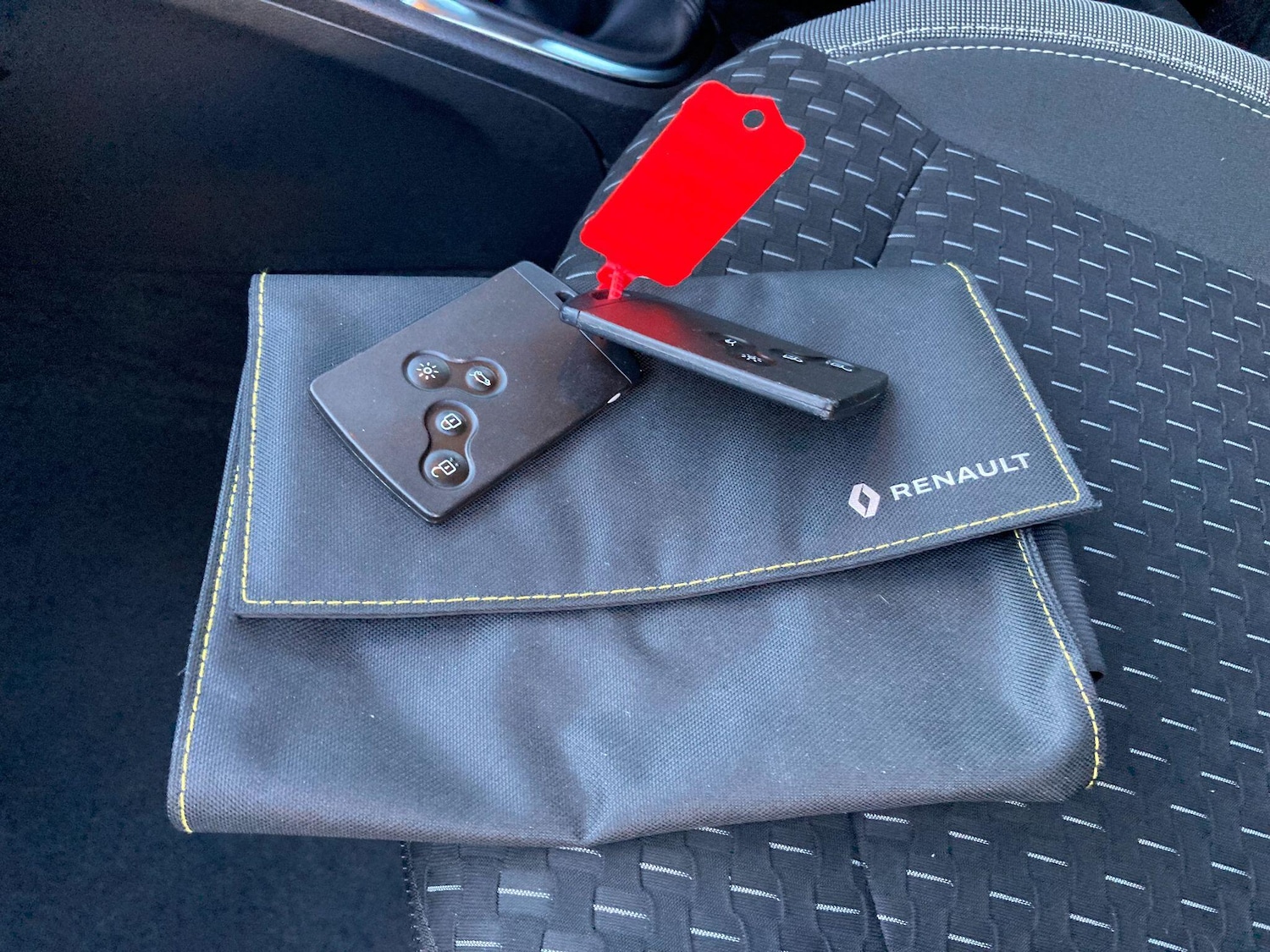 Used Renault Captur 2018 for sale - 76936290: Photo 38