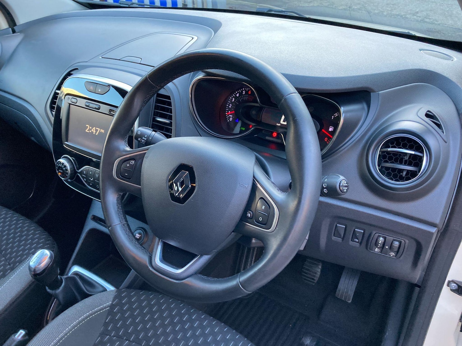 Used Renault Captur 2018 for sale - 76936290: Photo 51