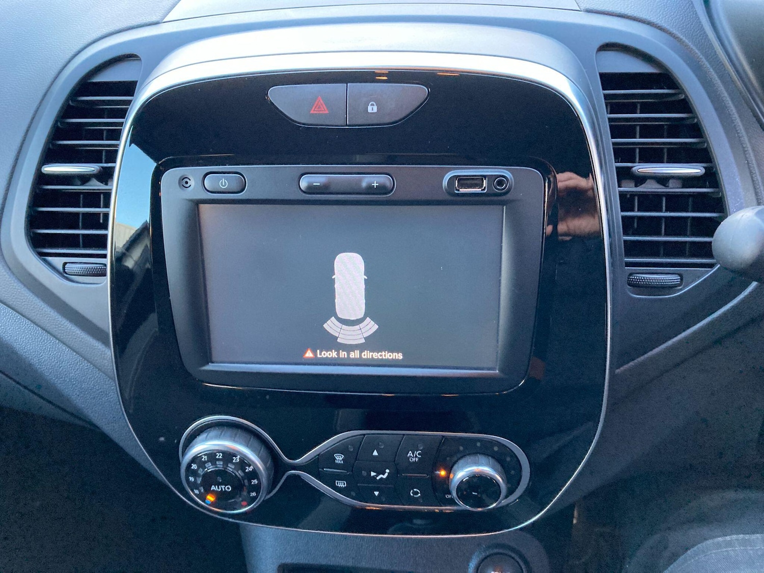 Used Renault Captur 2018 for sale - 76936290: Photo 59