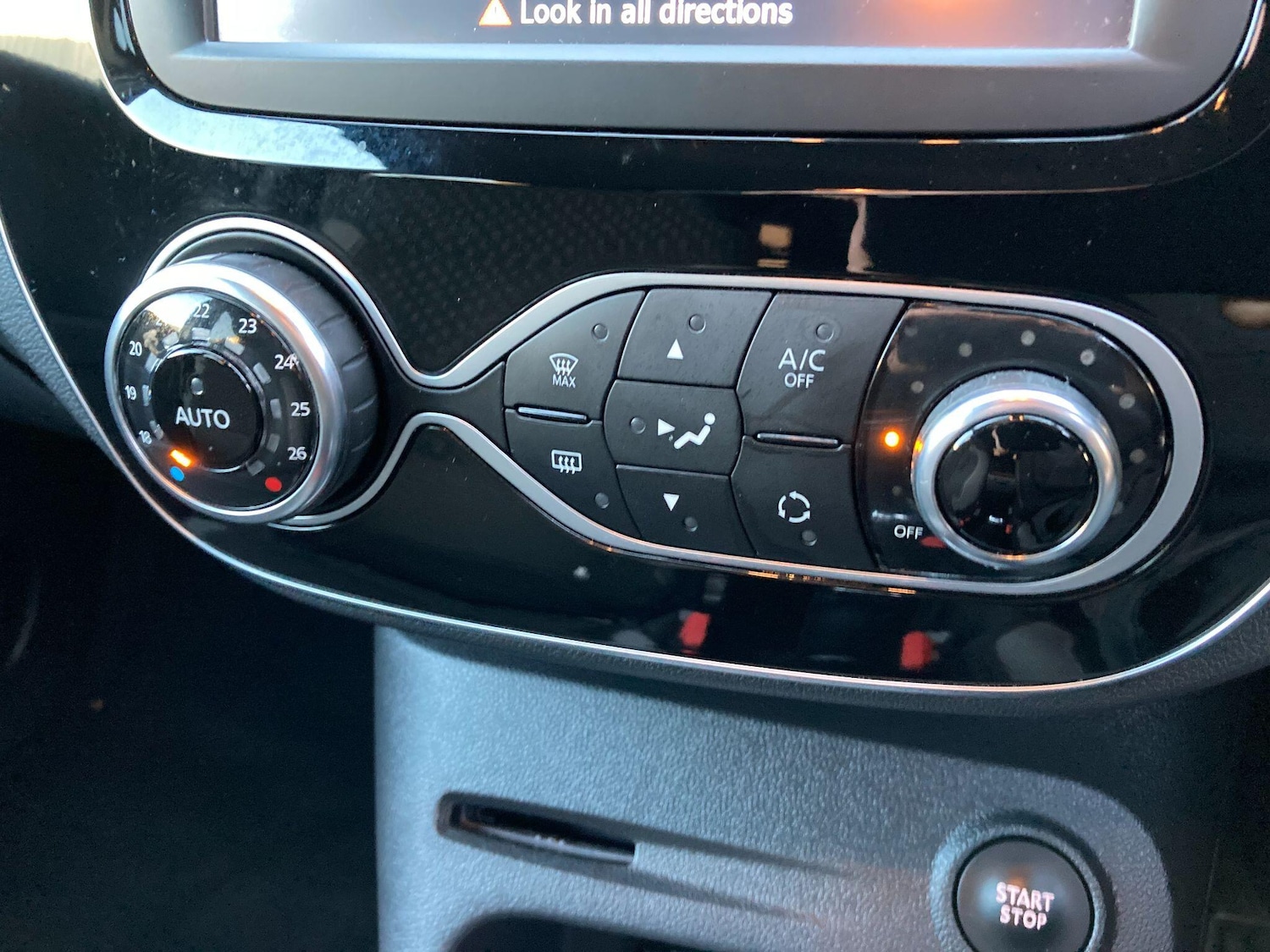 Used Renault Captur 2018 for sale - 76936290: Photo 60