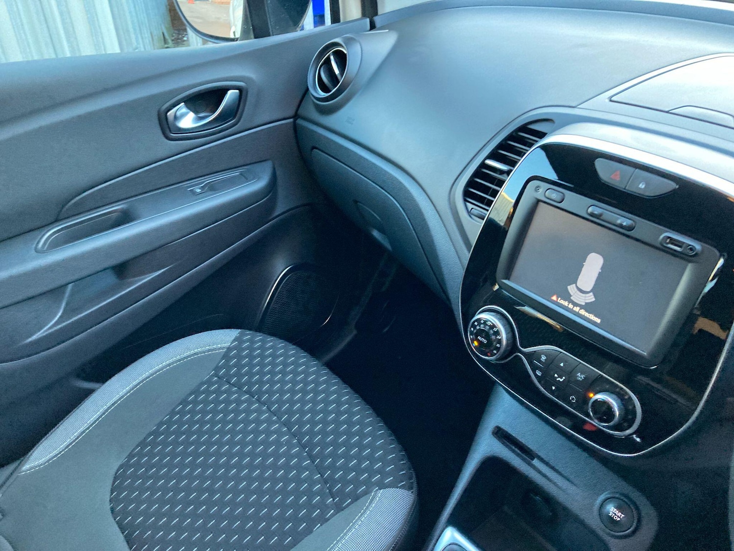 Used Renault Captur 2018 for sale - 76936290: Photo 63