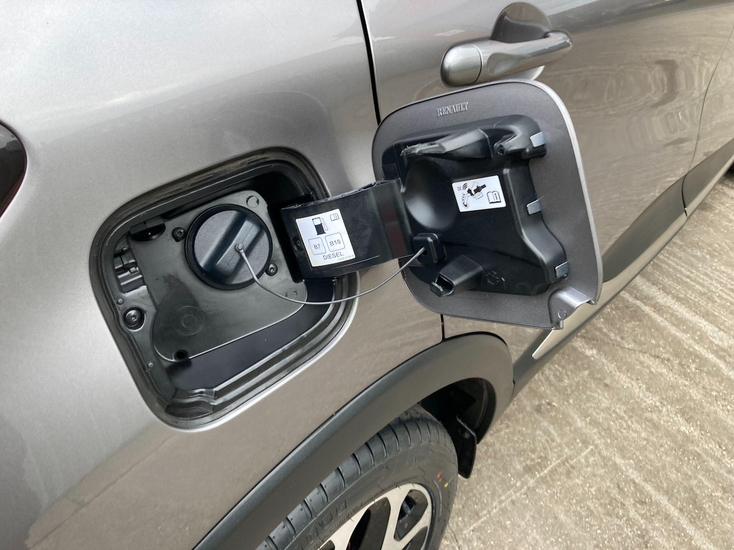 Used Renault Captur 2019 for sale - 76899312: Photo 21