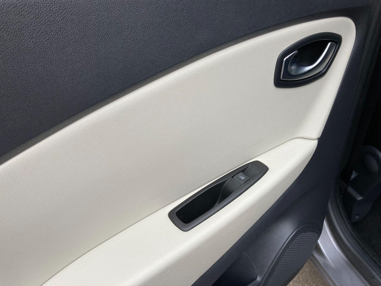 Used Renault Captur 2019 for sale - 76899312: Photo 41